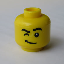 Plaatje in Gallery viewer laden, LEGO® los onderdeel Hoofd in kleur Geel 3626cpb1950