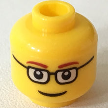 Plaatje in Gallery viewer laden, LEGO® los onderdeel Hoofd in kleur Geel 3626cpb0122b