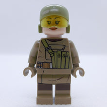 Plaatje in Gallery viewer laden, Star Wars Resistance Trooper (Female) - Dark Tan Hoodie Jacket, Ammo Pouch, Helmet without Chin Guard